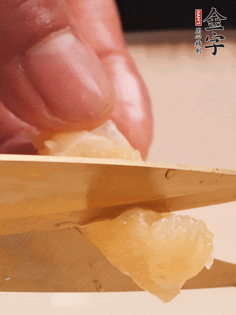 取出放入清水中，清洗表面，再剪成小段